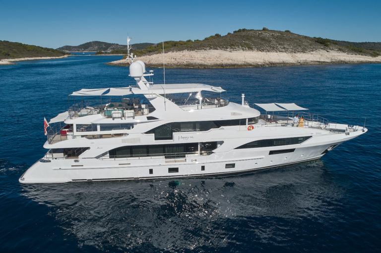 HAPPY ME Yacht Charter