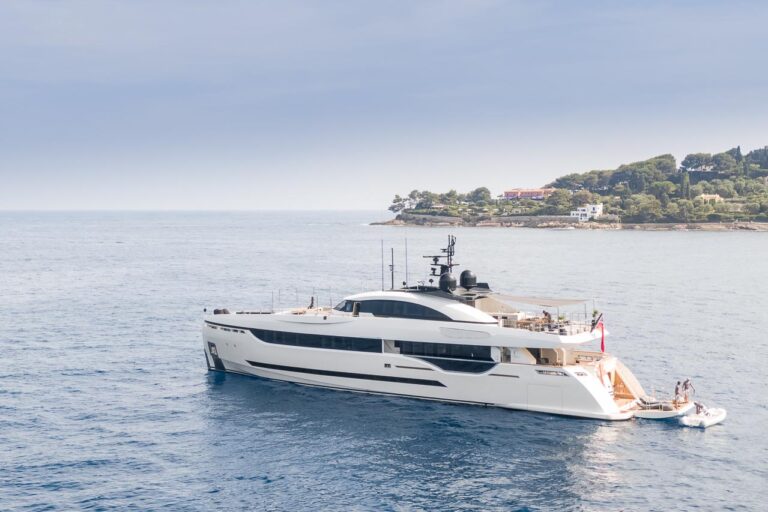 Mrs D - Palumbo Superyachts